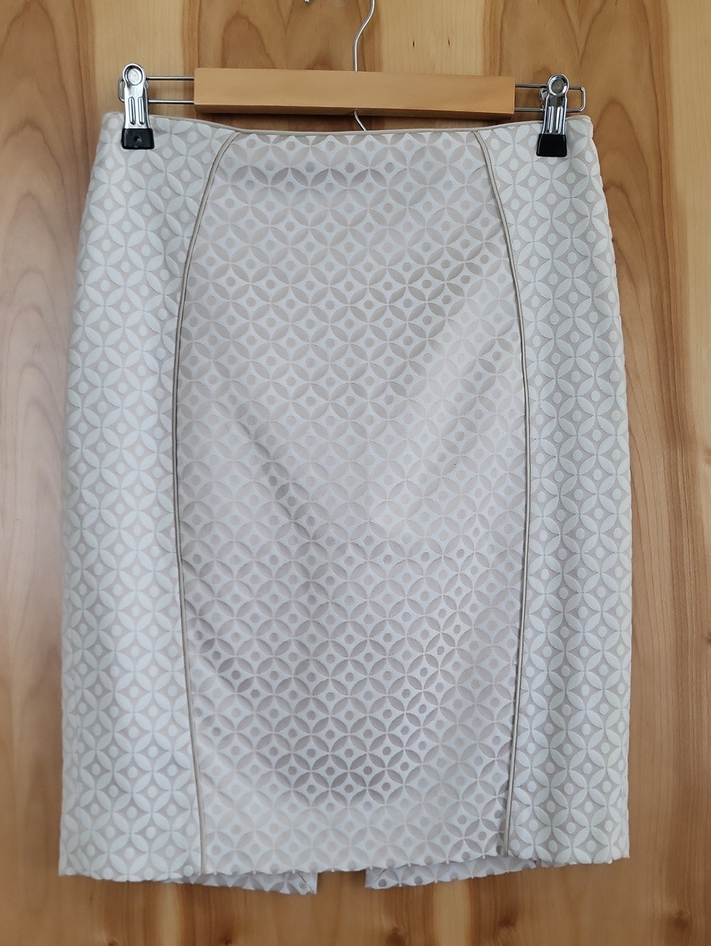 White House Black Market Cream Geometric Jacquard Pencil Skirt